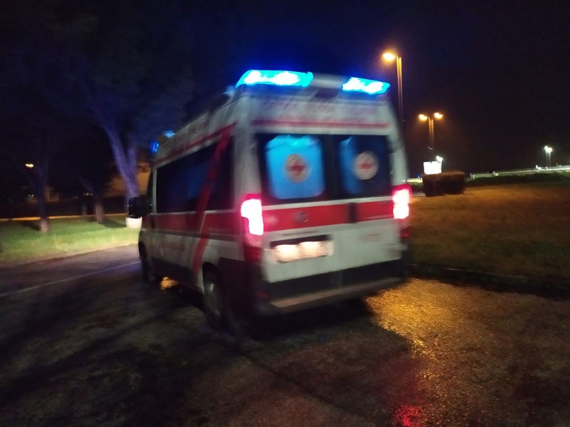 Prende la scossa in casa a Staranzano, 48enne in ospedale